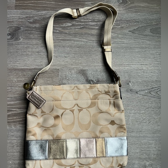 NWOT Coach Signature Khaki Metallic Patchwork - Picture 2 of 4
